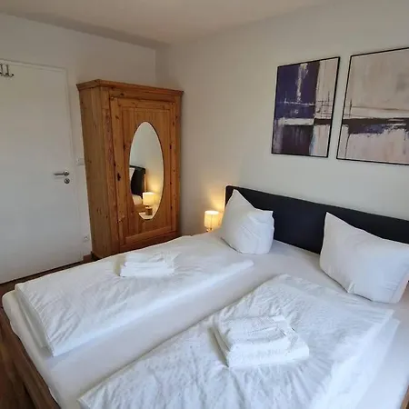 101 Qm Grosses Ferienwohnung Mit - Und Bergsicht Apartmán *