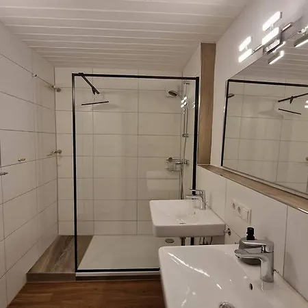 101 Qm Grosses Ferienwohnung Mit - Und Bergsicht